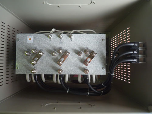 変圧器 （ダウントランス）SVC3000☆voltage regulator（標準