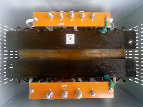 998 三相3線式から三相4線式にするトランス 問題解決事例 治部電機株式会社
