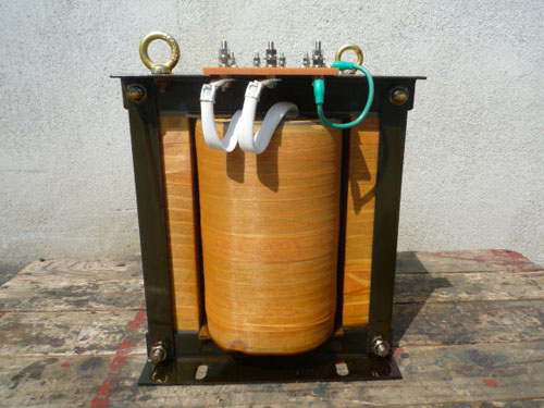 840　精密機器の検査機器用のトランス（その4　単相2）