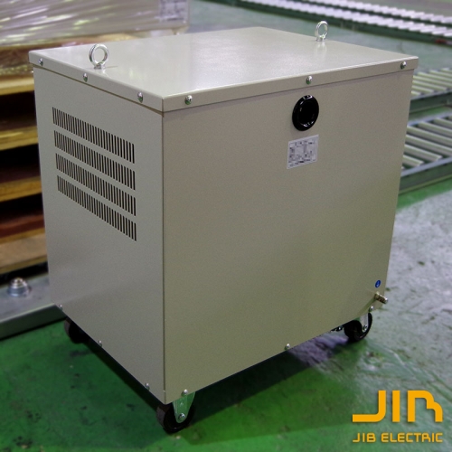 1532　三相絶縁変圧器（デルタ/スター結線中性点付）16kVA