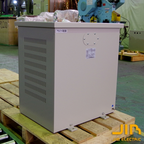 1542　三相アモルファス昇圧変圧器 15kVA