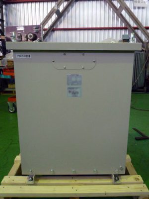 1413　三相45kVAアモルファス昇圧変圧器（200/440V）