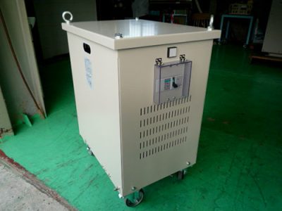 1375　アメリカ製装置 三相4線スター結線の供給用変圧器