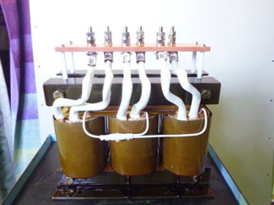 1230　三相の単巻変圧器(オートトランス )（30kVAアップトランス）
