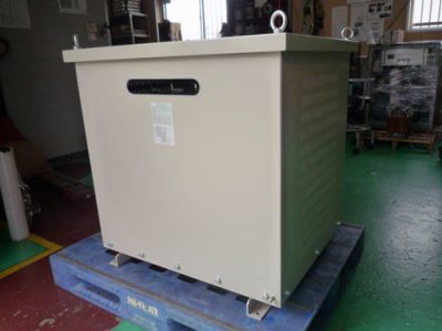 1182　デルタ/デルタ結線で1次側タップ付の三相絶縁変圧器（その2･･100kVA）