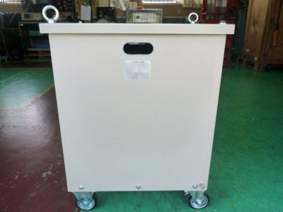 1168　小型冷温調機用　三相25kVA　380/200Vのダウントランス（非該当証明添付）
