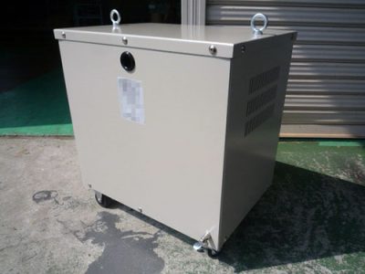 1155　三相4kVA　200/380Vのアップトランス