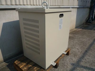 1090　二次側単相３線（タップ付）の逆Ｖ変圧器　（その2）