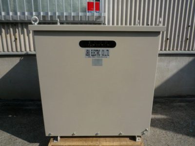 888　三相アップトランス（190kVA　400/440V　屋内ケース入り）